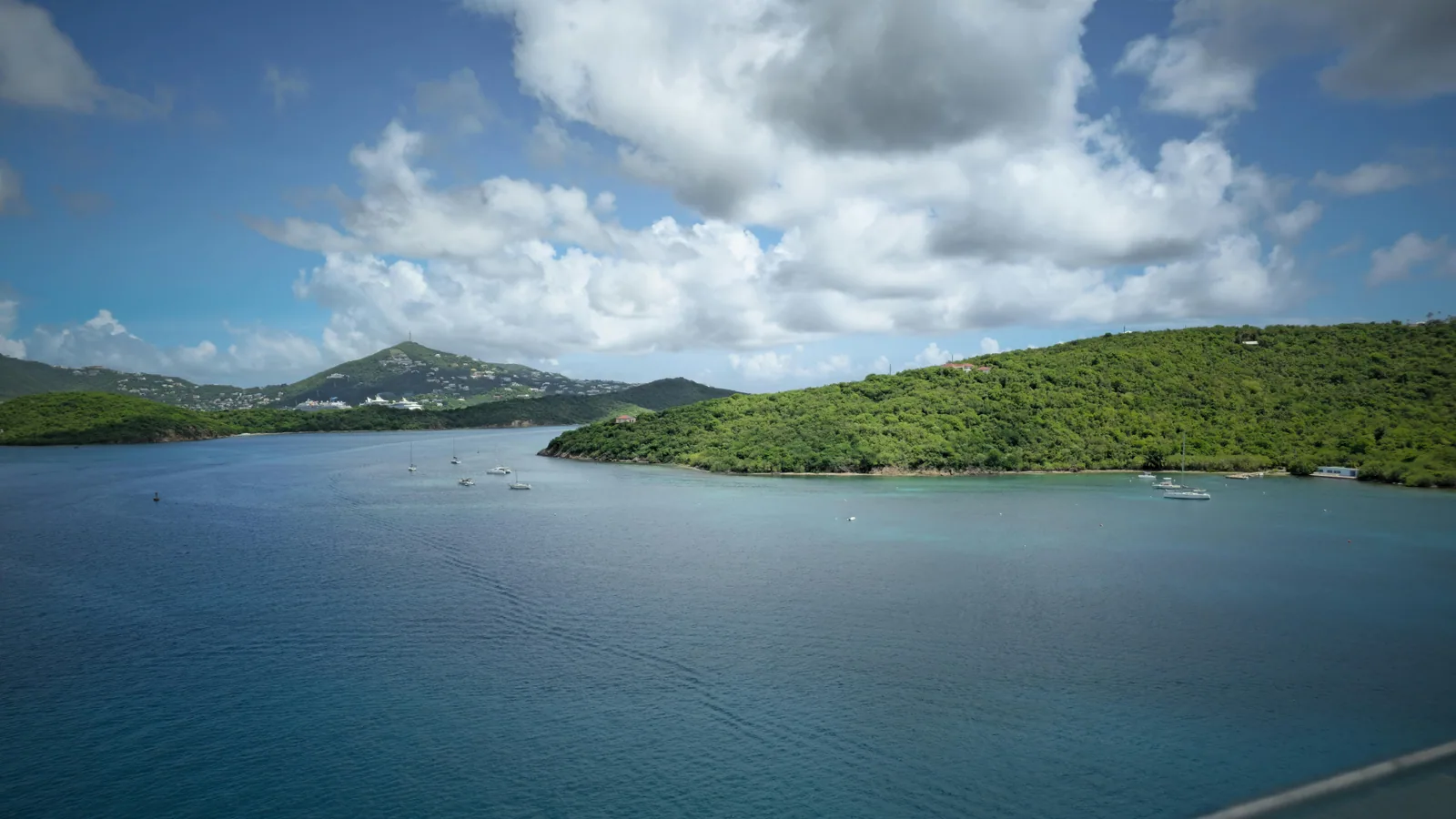 Croisière en voilier en Guadeloupe sur 7 jours : rythme, escales et conseils pour une première fois : photo de couverture pour illustrer...
