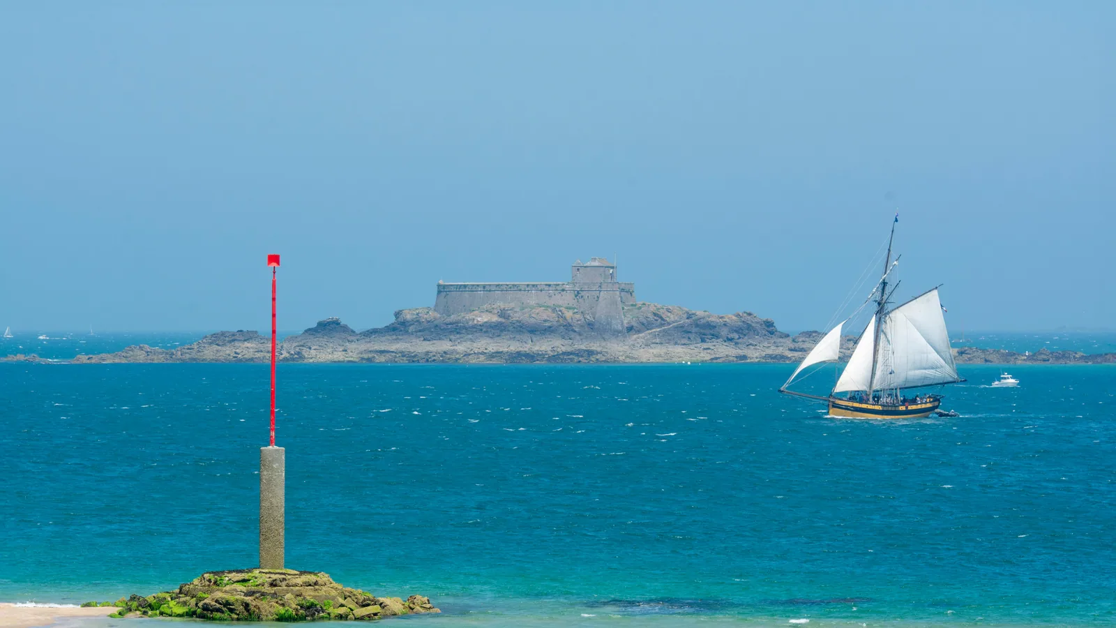 Saint-Martin et Saint-Barth en voilier : rythme, escales et ce qu'il faut vraiment anticiper : photo de couverture pour illustrer cet...