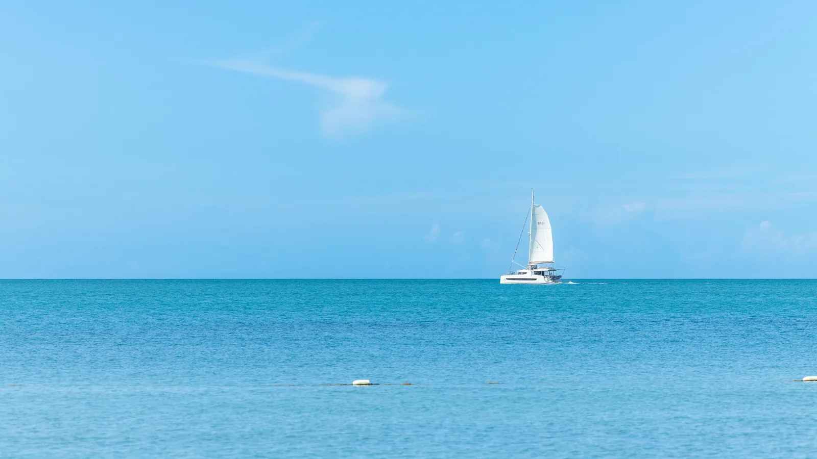 Location de catamaran de luxe en Guadeloupe : services, arbitrages et vigilance budget : photo de couverture pour illustrer cet article