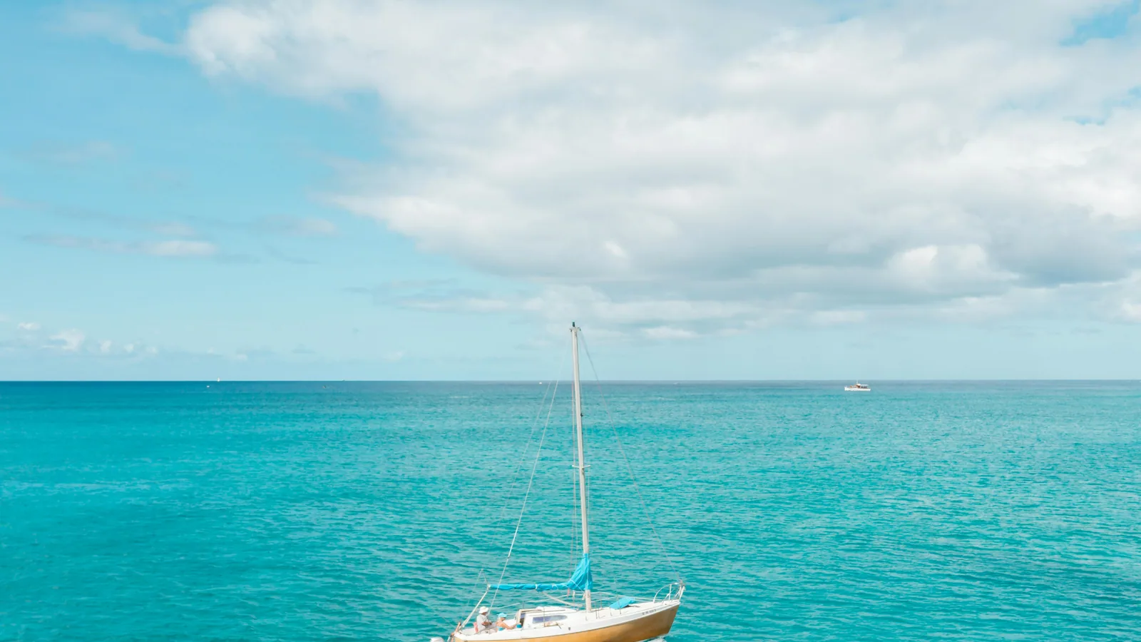 Quand partir naviguer aux Antilles : saison, météo et périodes à éviter : photo de couverture pour illustrer cet article
