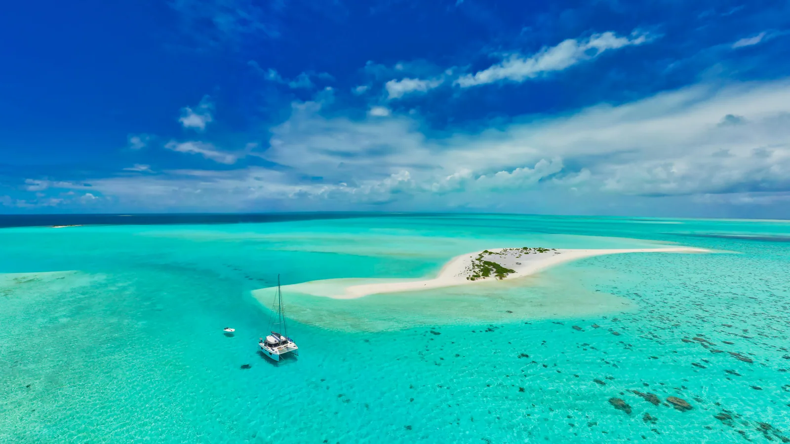 Monocoque ou catamaran aux Antilles : confort, sensations et budget : photo de couverture pour illustrer cet article