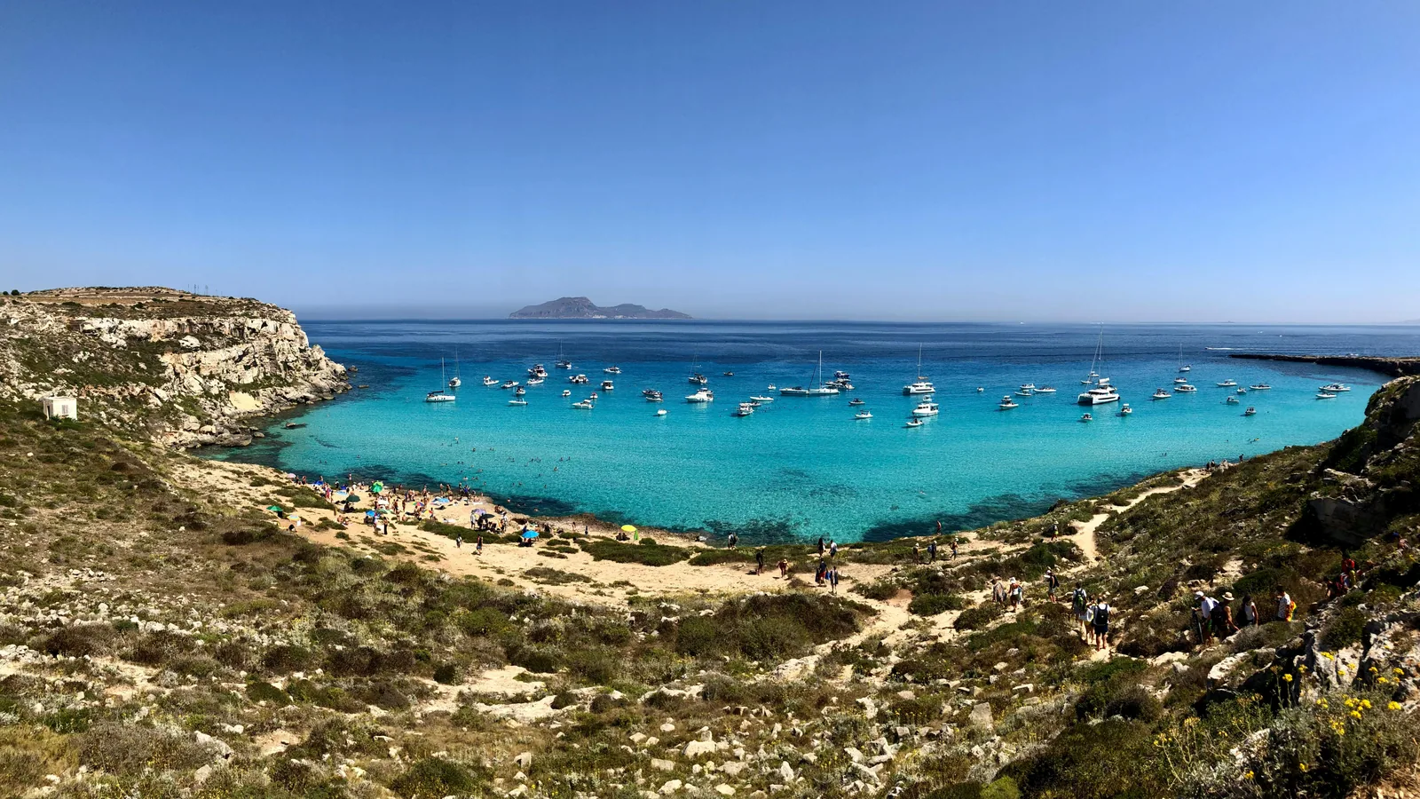 Où mouiller aux Saintes en voilier : zones, ambiance et ce qu'il vaut mieux savoir avant d'arriver : photo de couverture pour illustrer...