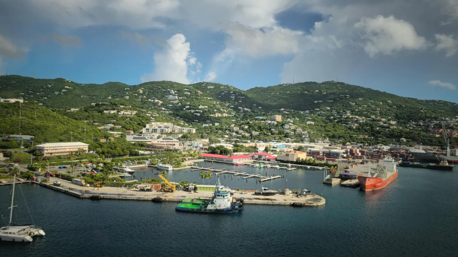 Restaurants aux Saintes en escale voilier : organiser ses repas sans gâcher l'escale : photo de couverture pour illustrer cet article