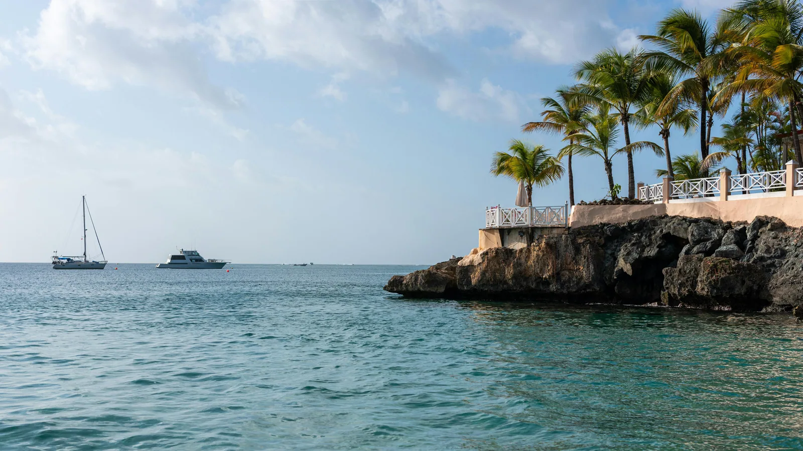 Spots de snorkeling en Guadeloupe accessibles en bateau : rythme, quartiers et conseils utiles : photo de couverture pour illustrer cet...